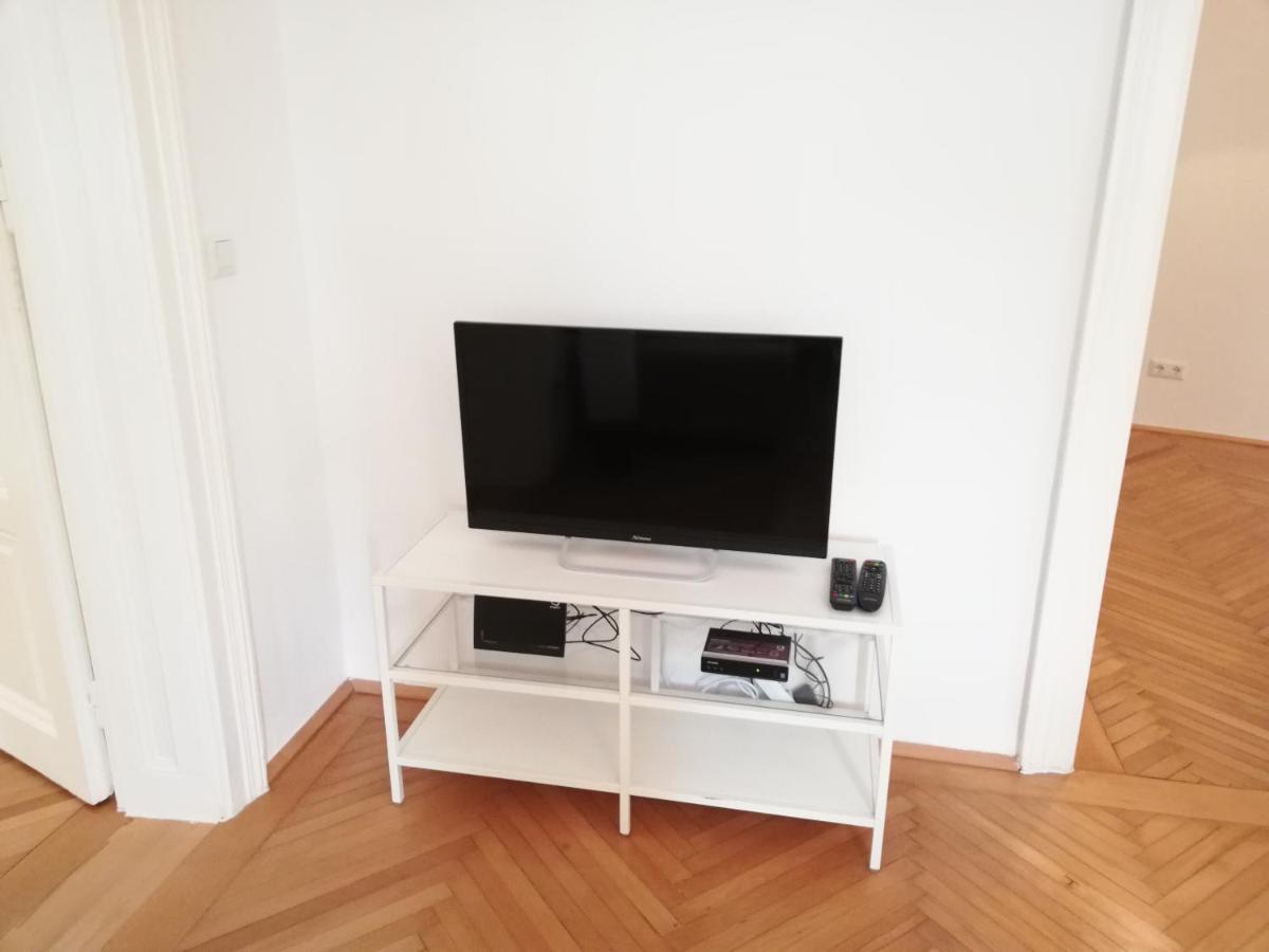 Central Living Apartments - Schoenbrunn 비엔나 외부 사진