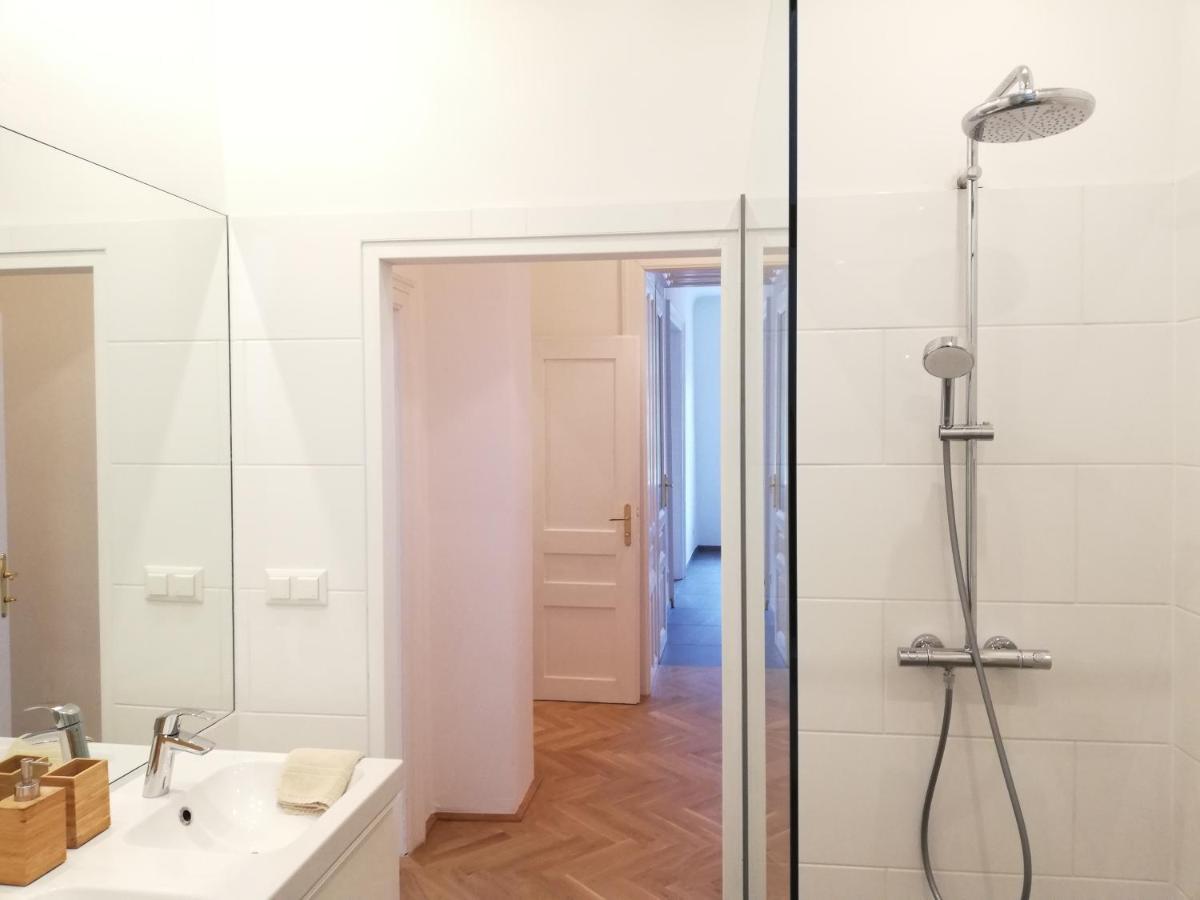 Central Living Apartments - Schoenbrunn 비엔나 외부 사진