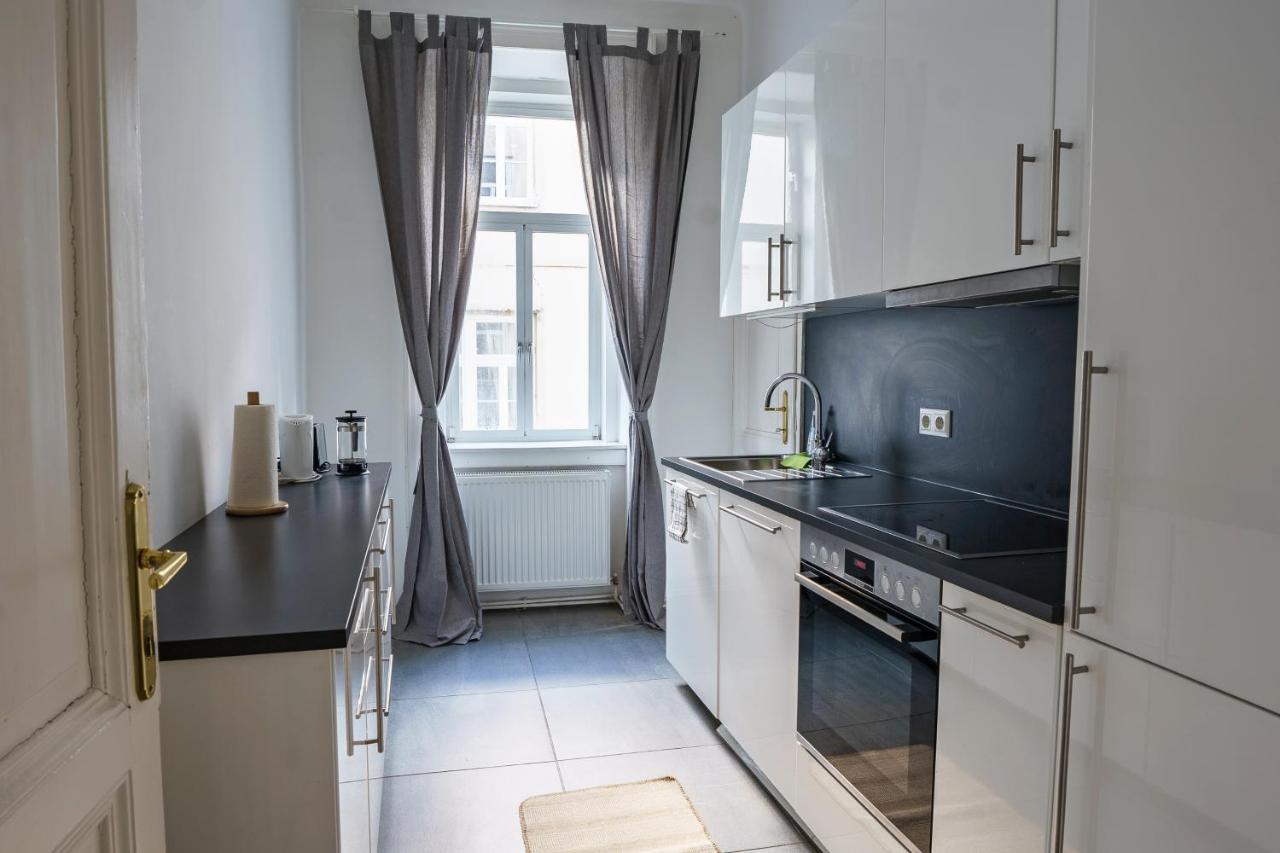 Central Living Apartments - Schoenbrunn 비엔나 외부 사진