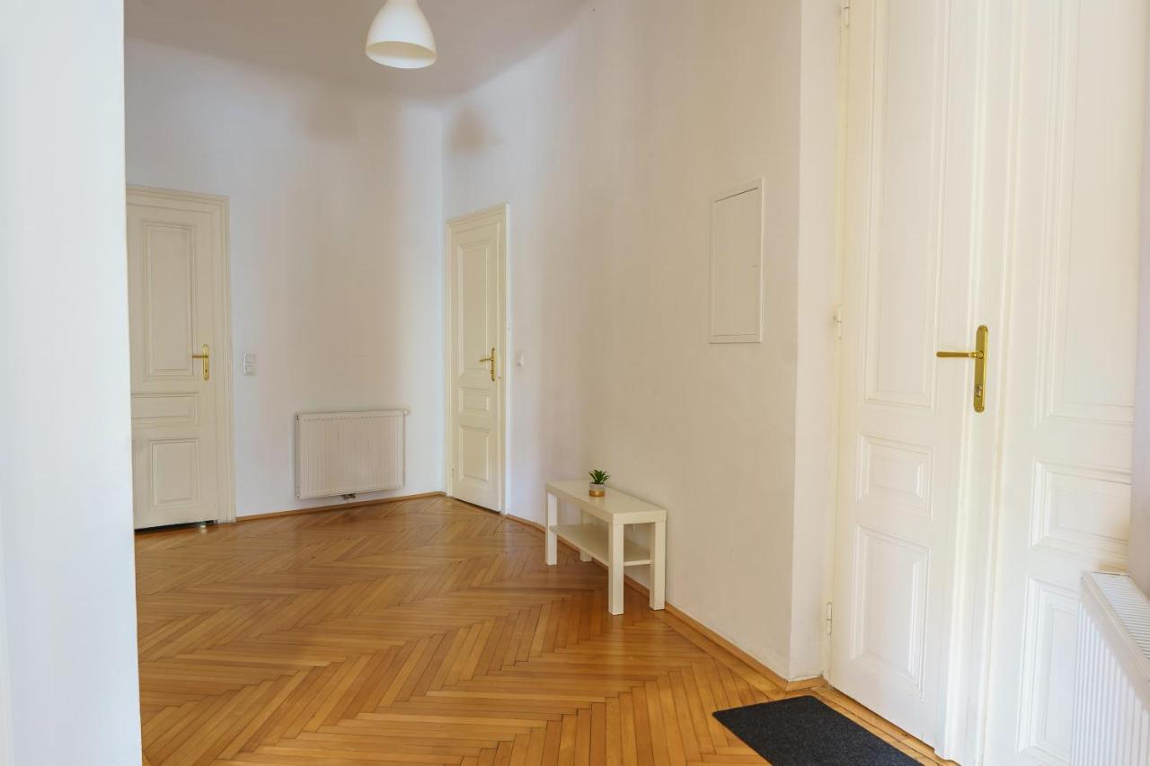 Central Living Apartments - Schoenbrunn 비엔나 외부 사진
