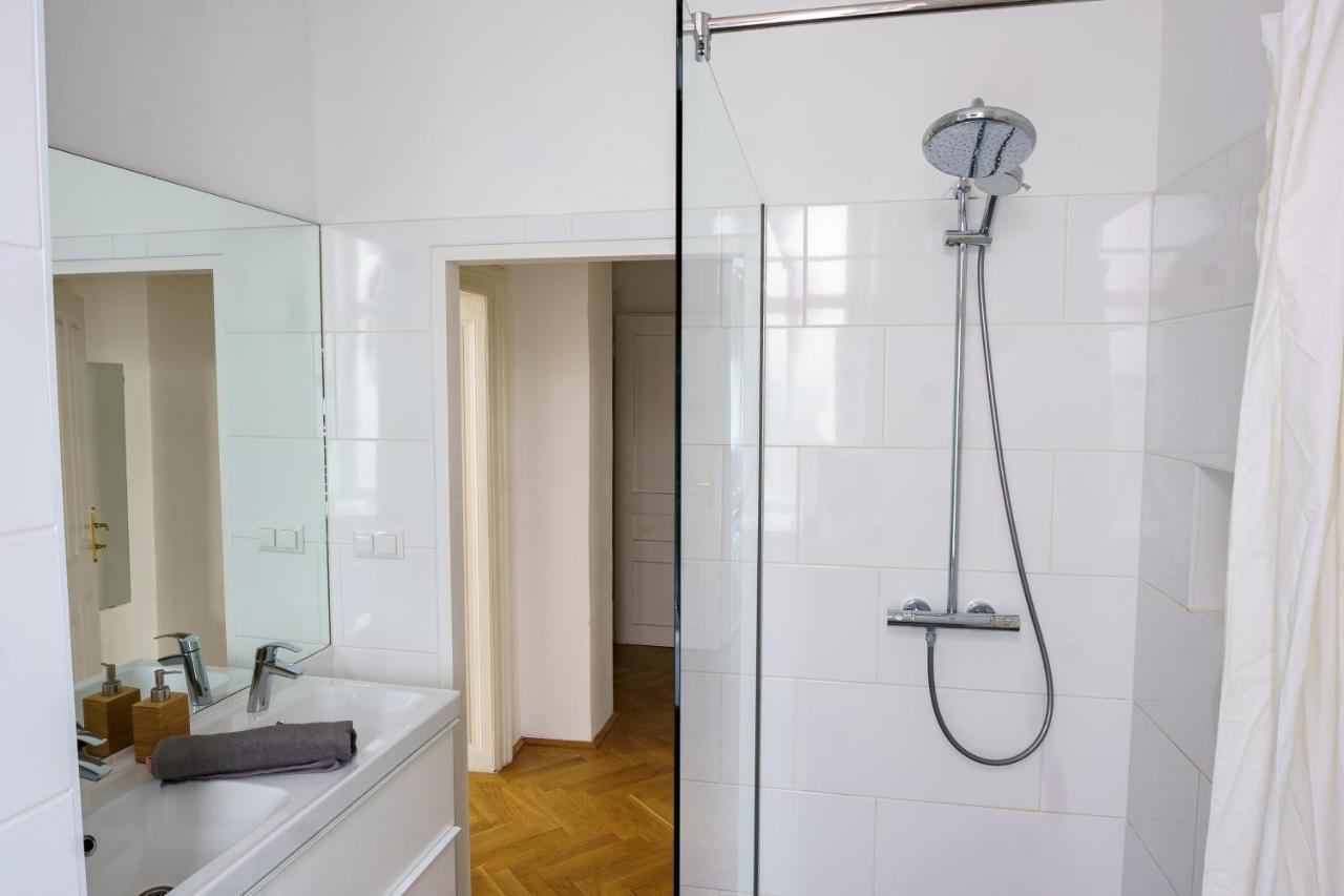 Central Living Apartments - Schoenbrunn 비엔나 외부 사진